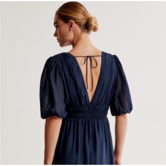 Abercrombie & Fitch Dresses & Skirts - Floaty Plunge Midi Dress size S
